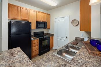 All Electric Kitchen at Abberly Crossing Apartment Homes by HHHunt, Ladson